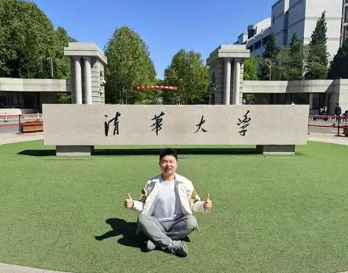 “太励志了！”重庆，一男子在读职高期间，去电子厂打工，每天辛苦重复的工作和微薄的