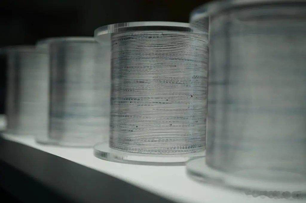 复旦大学研制出纤维芯片 一根纤维=一台微型计算机？复旦彭慧胜复旦大学研制出纤维芯