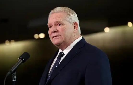 加拿大总理恐怕做梦也没想到，跟中国签完协议扭头回家，迎接他的不是掌声，而是全国最