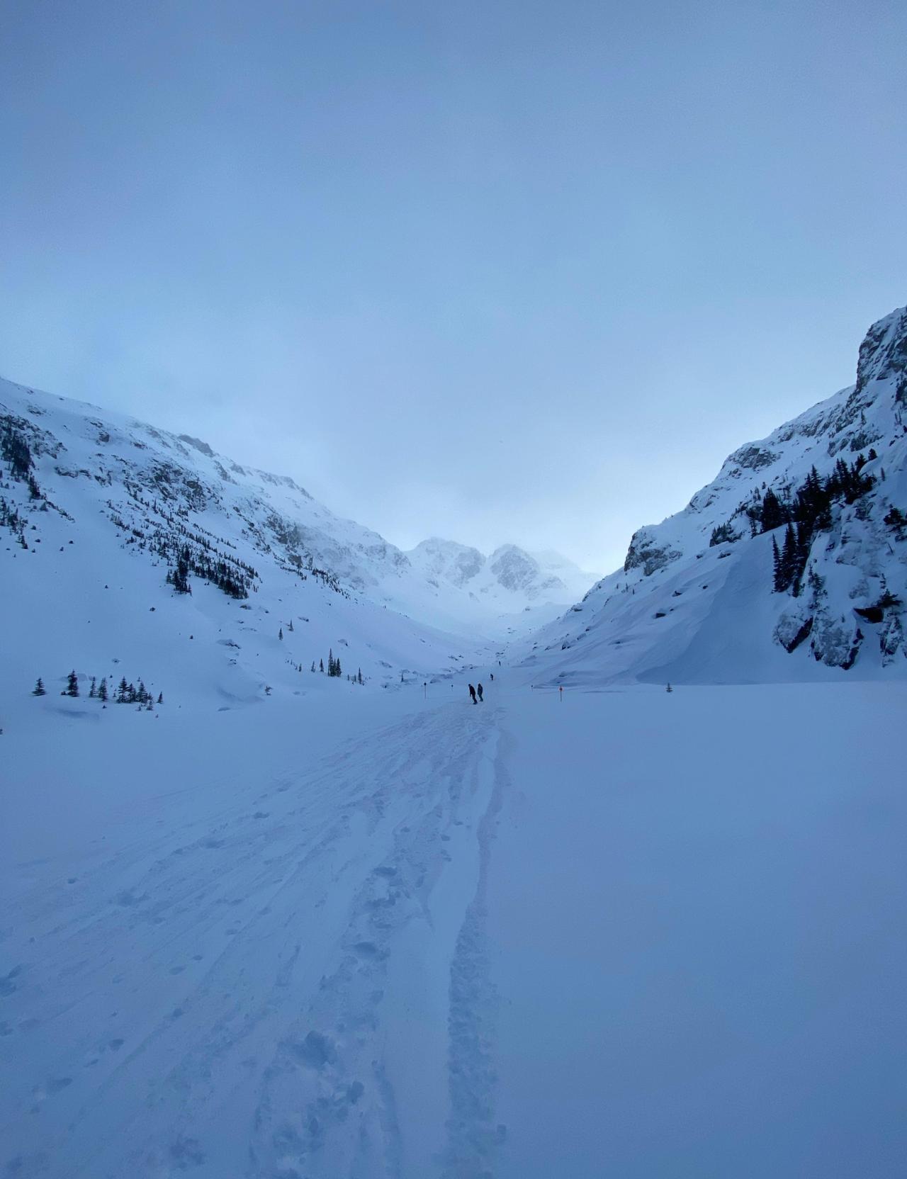 雪季要开始啦
新雪季要开始啦， 带老婆去买件新雪服