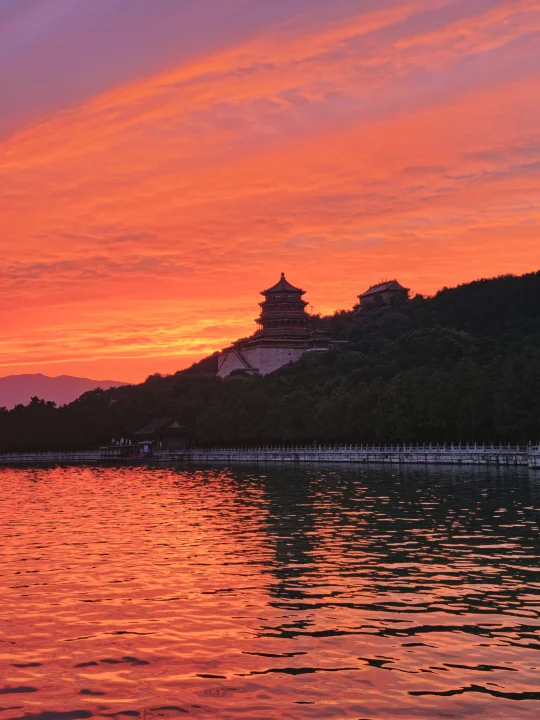 打工人赶在闭园前1分钟进场！值了！