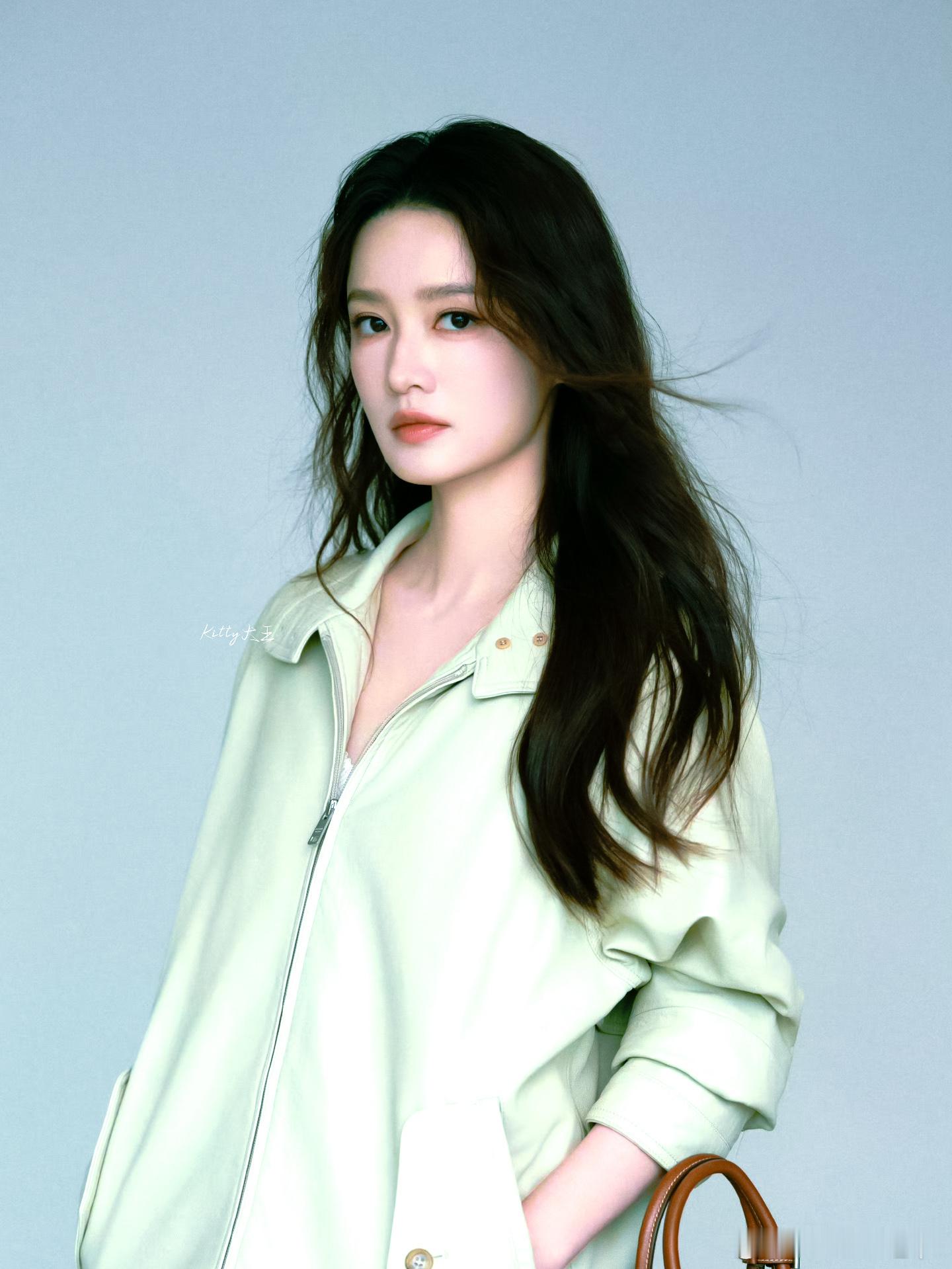 杨幂李沁欧阳娣娣合照我吹爆！！李沁你也太美啦！李沁李沁我们喜欢你！