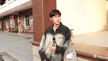 深情的高伟光知道光在哪 被高伟光泉州vlog种草了！他在暖光里穿梭，这是什么神仙
