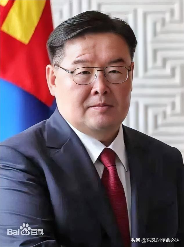 总理，辞职了。

就在昨天，蒙古国国家大呼拉尔正式批准了总理赞登沙特尔走人，74