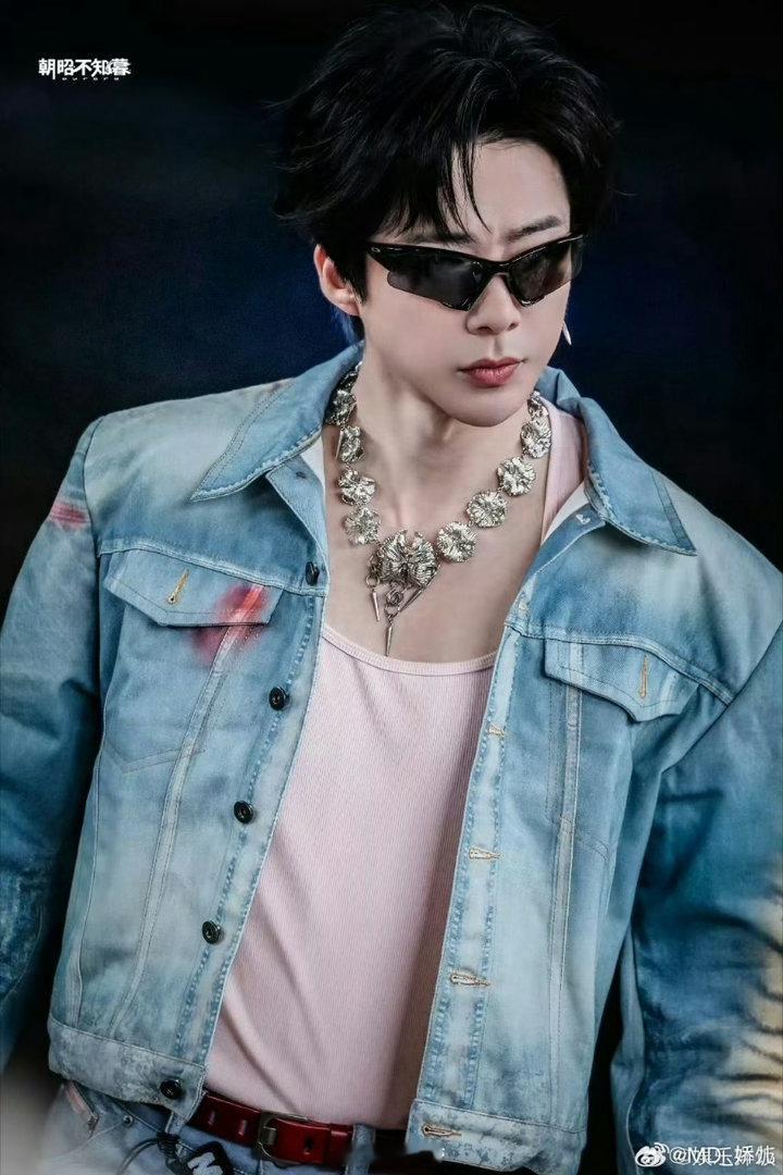 张凌赫嘴唇厚的优势刘宇宁好像会读唇语 刘宇宁连蒙带猜连对好几个，张凌赫嘴唇厚到每