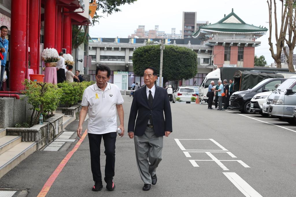 台湾歌手陈盈洁去世，宋楚瑜含泪致谢
台湾歌坛大姐大陈盈洁个性豪爽海派，演艺圈内外