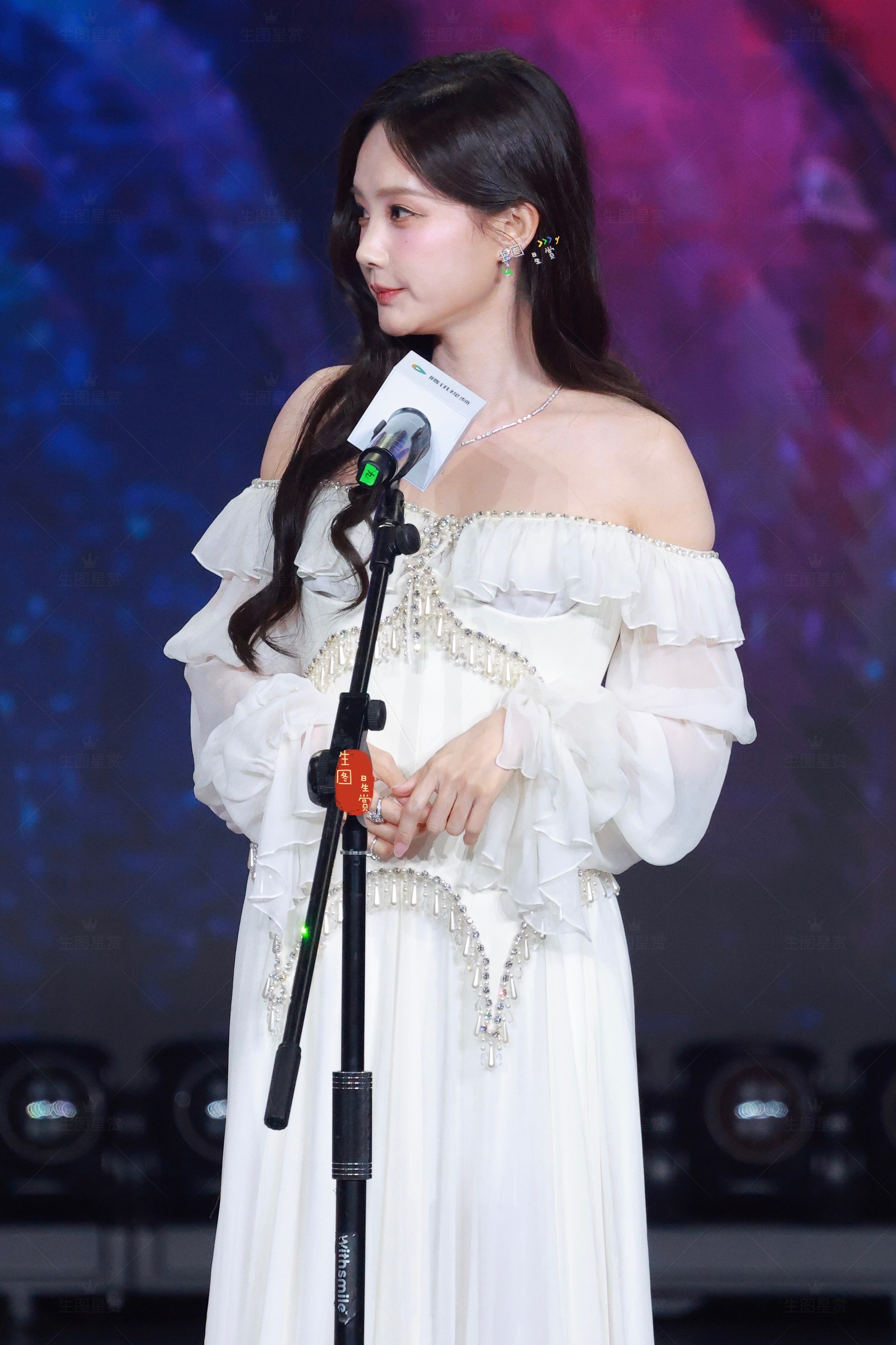 演员李雪来了，纯白若如雪花❄️李一桐鹅厂片单发布会生图李一桐难出爆款体质李一桐美