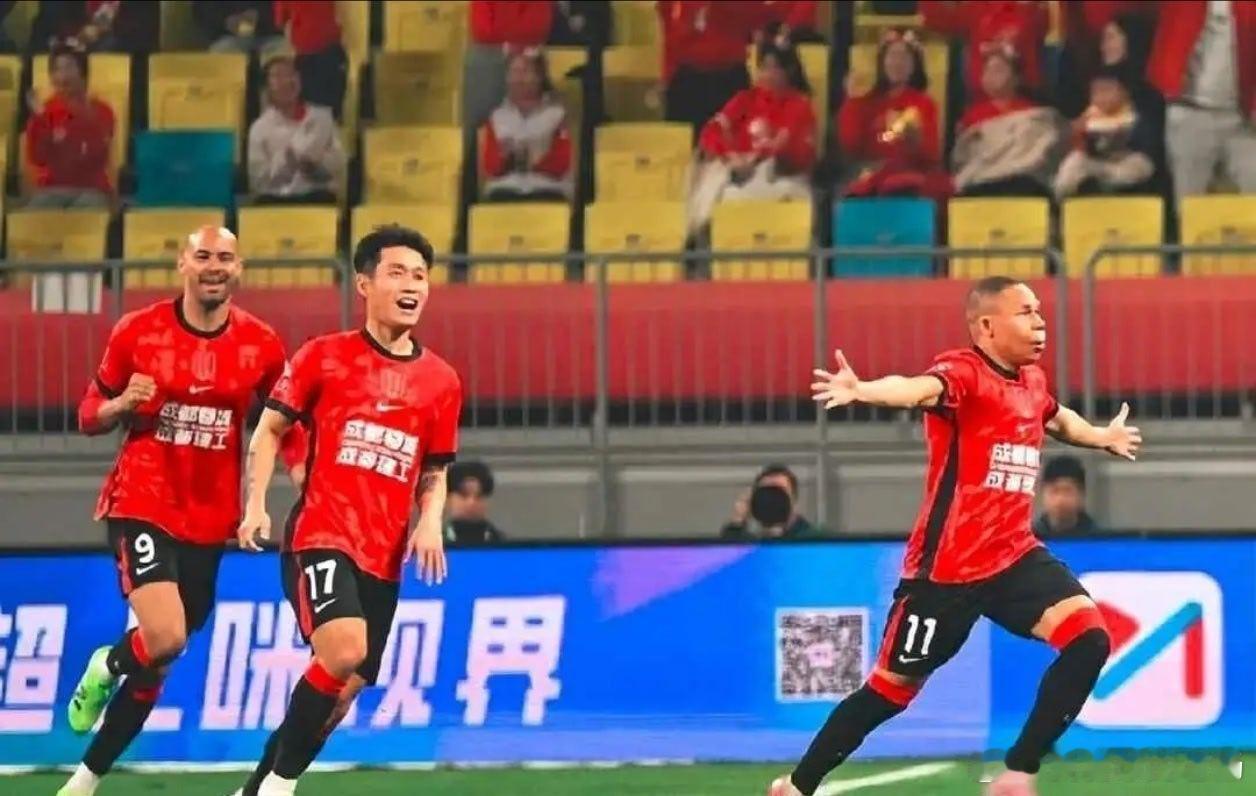 国安主场迎战成都蓉城，伤兵归队但防线仍存隐患，达万带伤复出能否扛住进攻狂潮？ 本