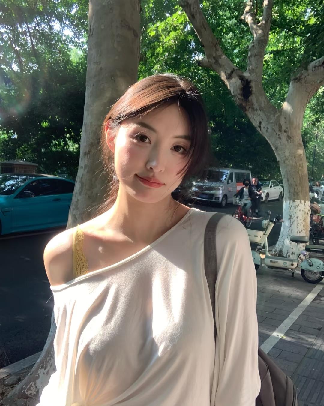 你在北方穿秋裤，我在南方防中暑。
南方的朋友你们真的还在吹空调吗
 南方人的执念
