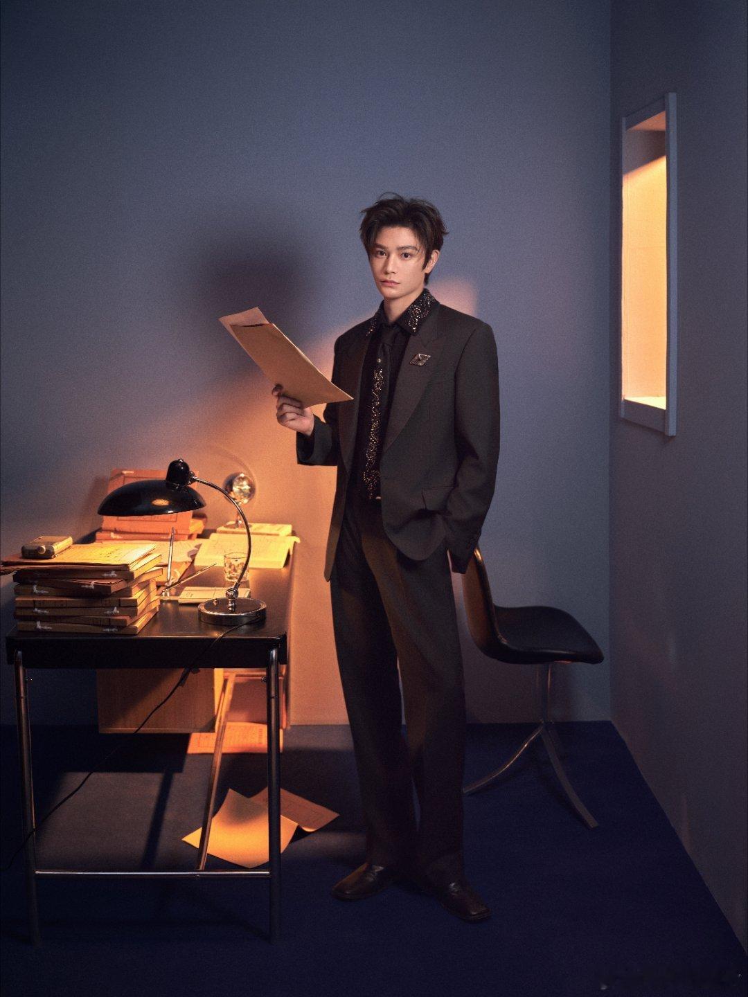 丁禹兮赵凌 dyx﻿丁禹兮张海虾 “落日溺云层里 银河滑落一片 掉进大海里 该和