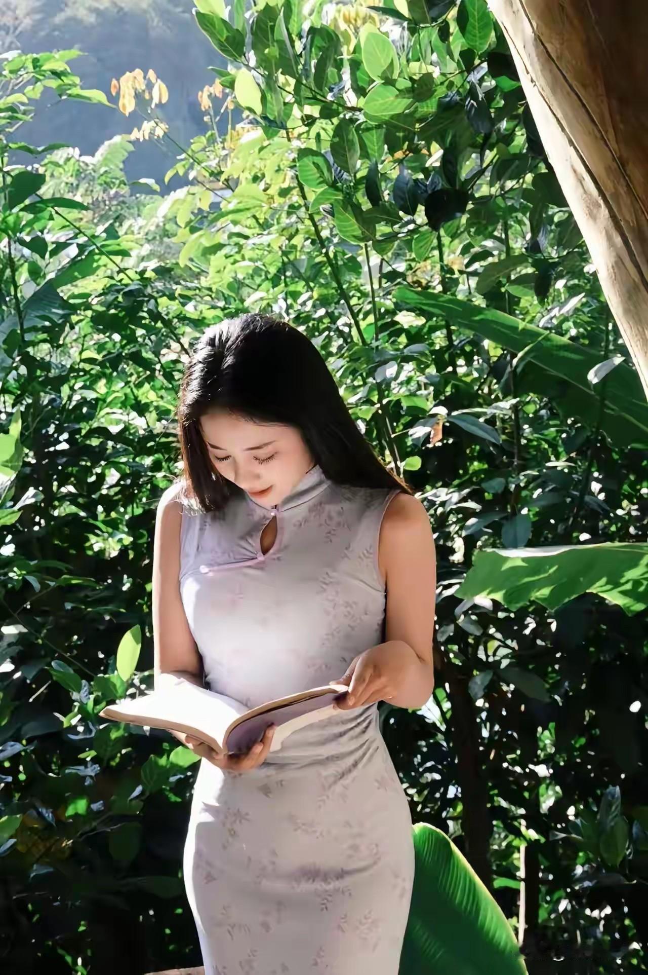 在绿意盎然中，静享阅读时光🌿📖