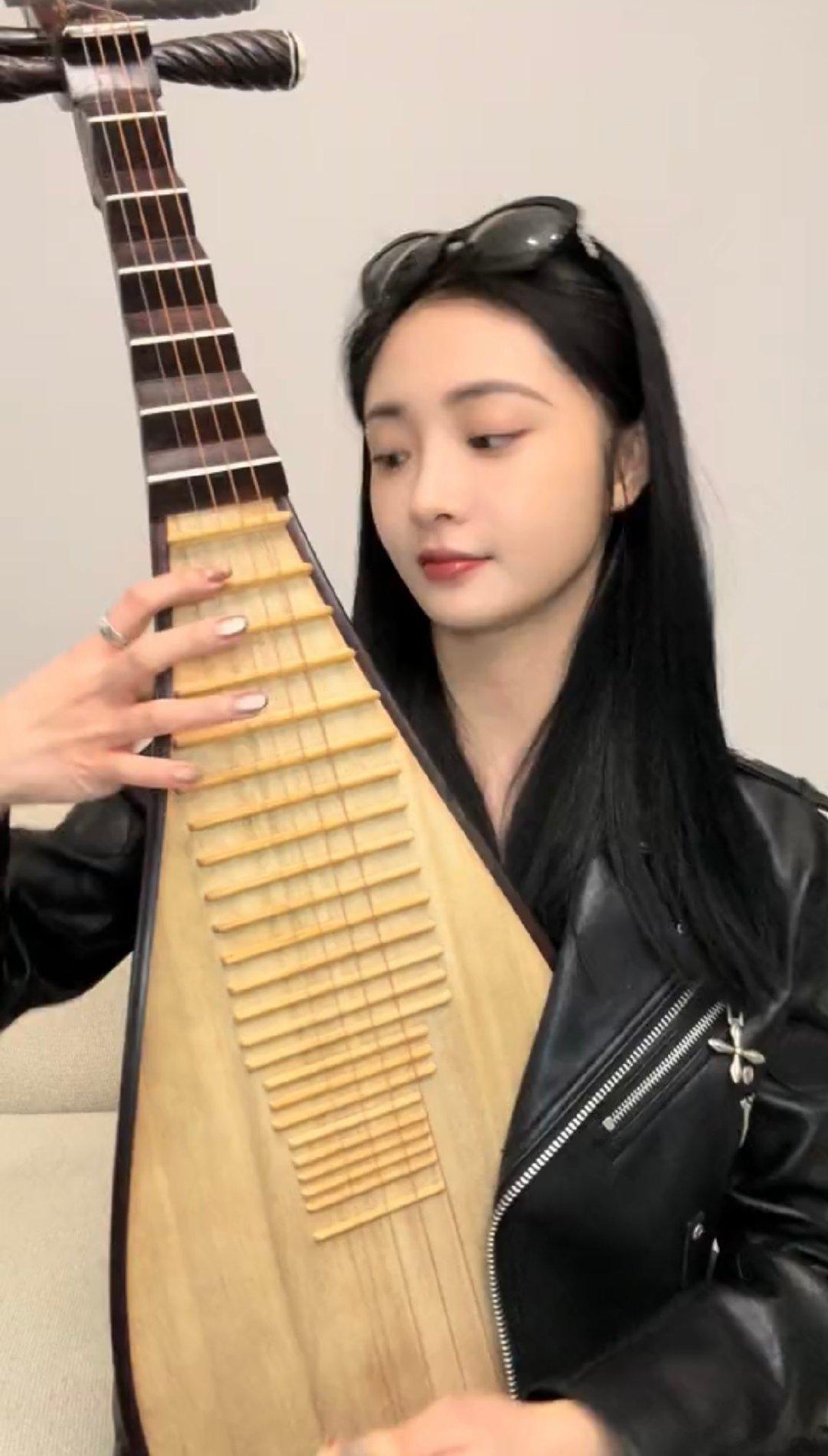 #周洁琼琵琶版APT#补药放过这个周洁琼啊，好一个琵琶美人啊！#周洁琼用琵琶弹A