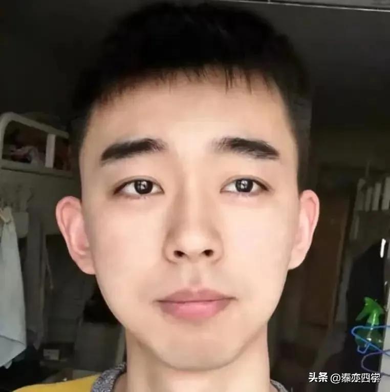 最近看了几集耿同学的直播视频，发现此子绝非池中之物。

一是他语速极快，说话从不