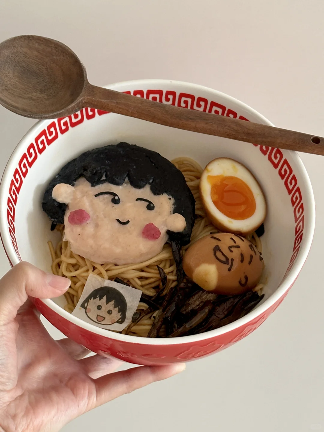 自制超大版小丸子鱼板🍥葱油拉面🍜