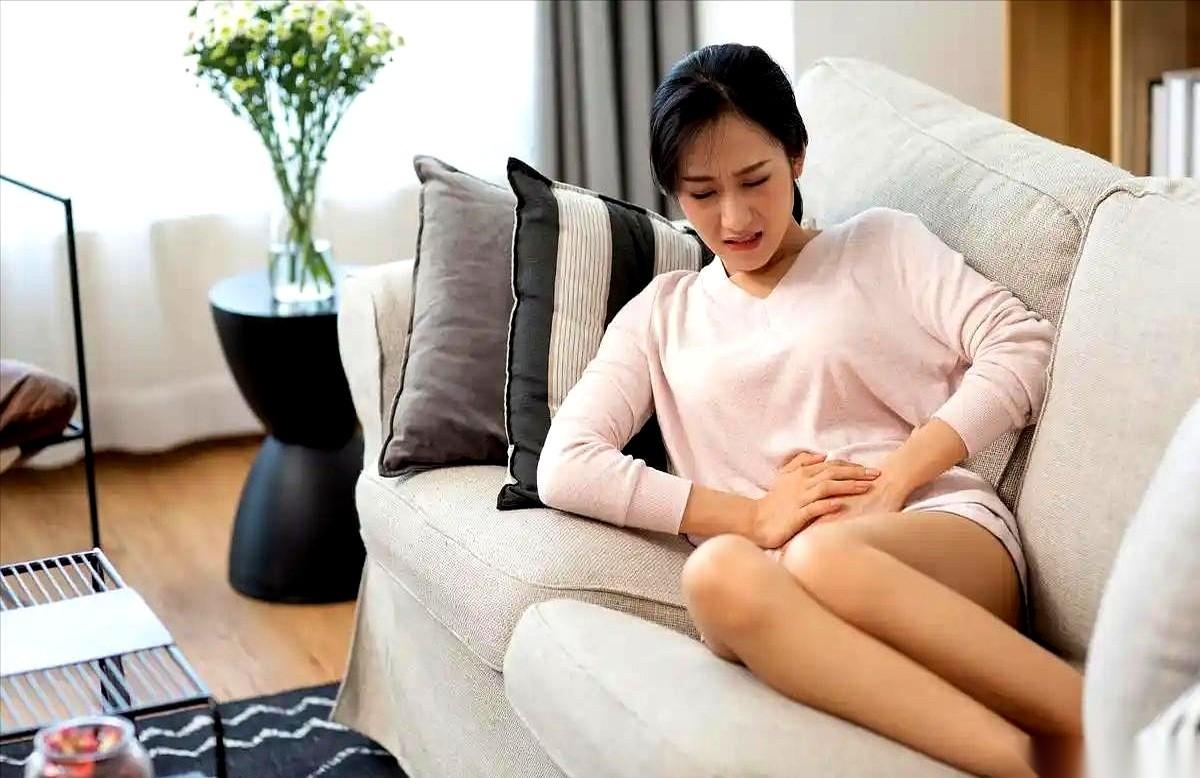 你花大价钱换了套护肤品，结果脸上的干纹反而更深了。你把这口锅，甩给了品牌方。
其
