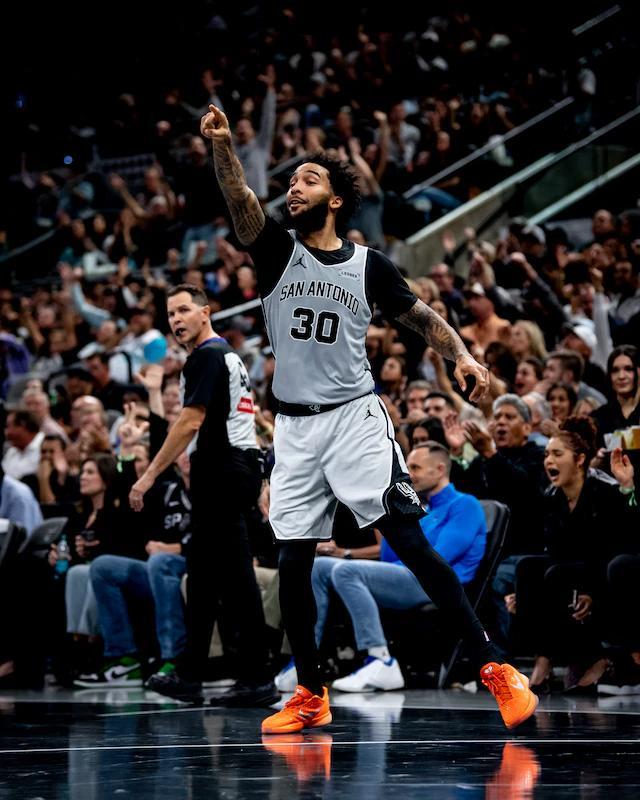 愿你学会淡然，收获你所想要的，愿你做到心宽，开开心心的过好每一天。晚安刺蜜明天见