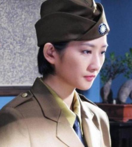 1938年，41岁戴笠借口加班，把秘书余淑衡，带到了卧房，戴笠递给她一杯咖啡：“