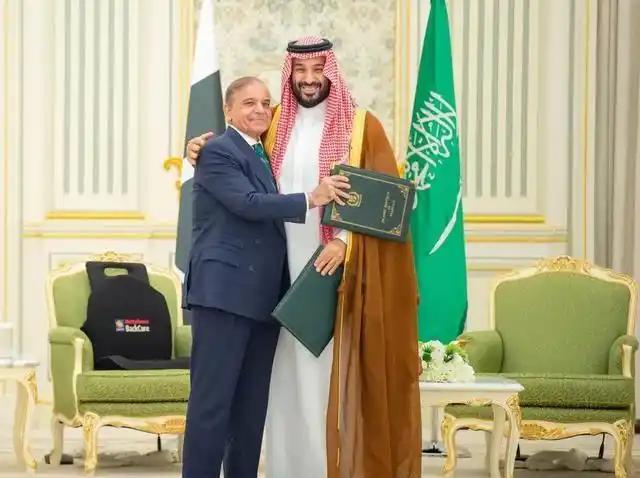 对伊朗的战争，巴基斯坦也要参与进来！
据媒体消息，​巴基斯坦外长伊沙克·达尔对外