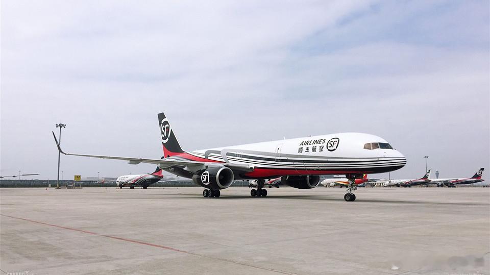 AI硬件出口爆单，航空货运"淡季逆袭"背后的产业变局7月本是航空货运传统淡季，今