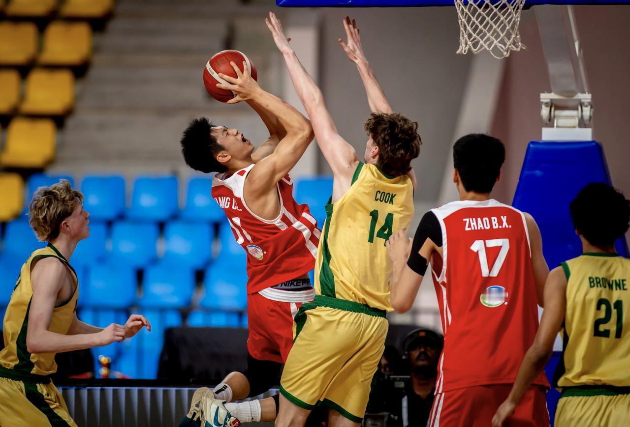 男篮U18亚洲杯拿到亚军，12年来最好成绩，背后的原因令人深思。
此次U18亚洲