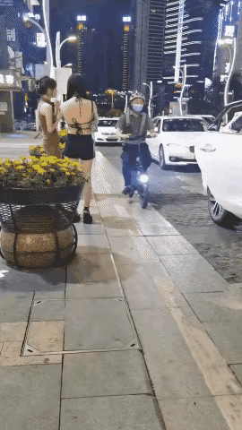 开门的是不是全责？