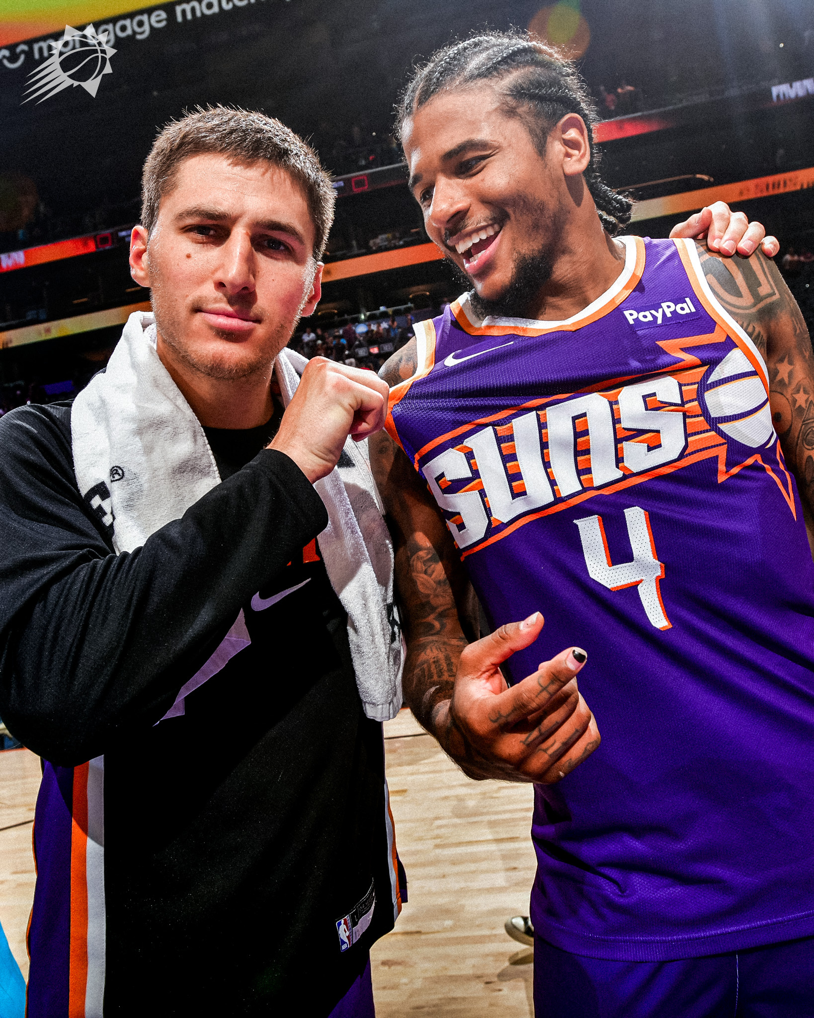 左边的小后卫只差9记三分就打破队史单赛季三分命中纪录了哦‼️菲尼克斯太阳 ｜旭日