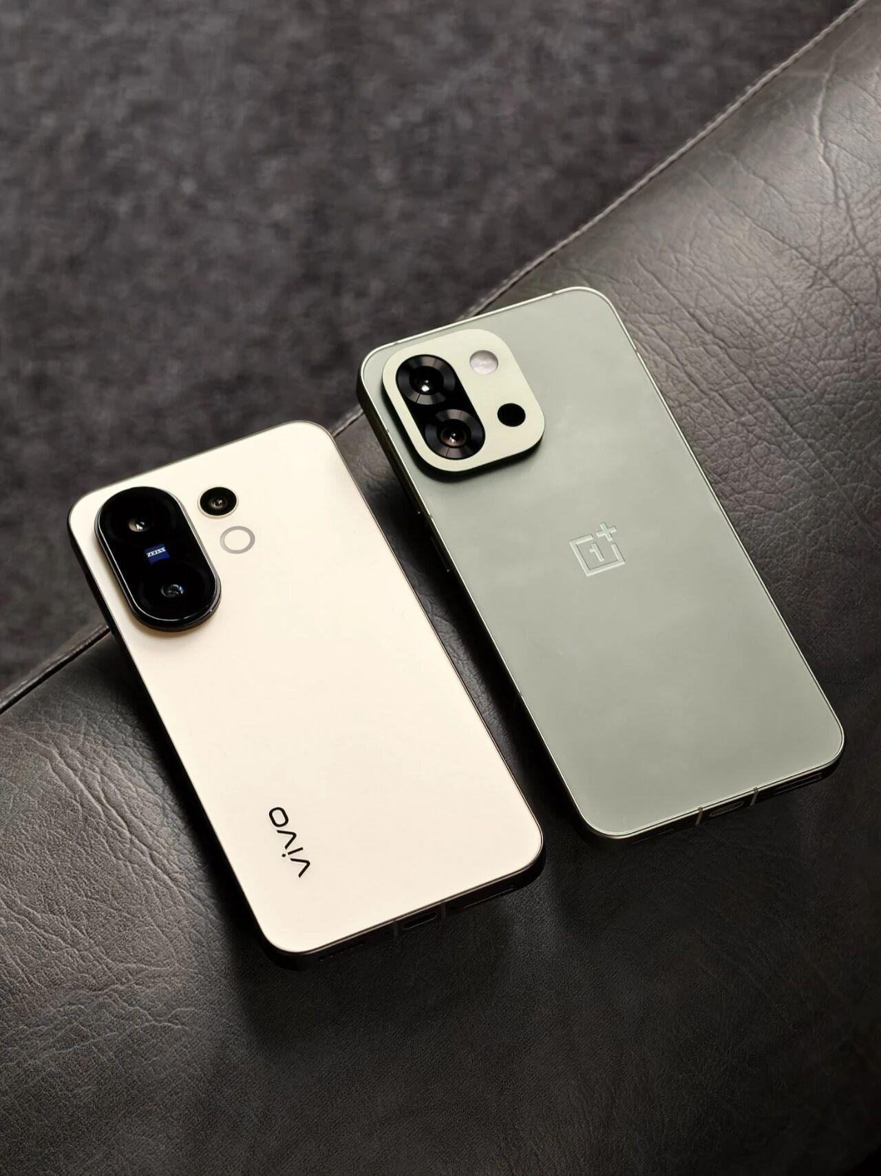 vivo S30 Pro mini和一加13T二选一？两款6.3英寸小直屏手机个