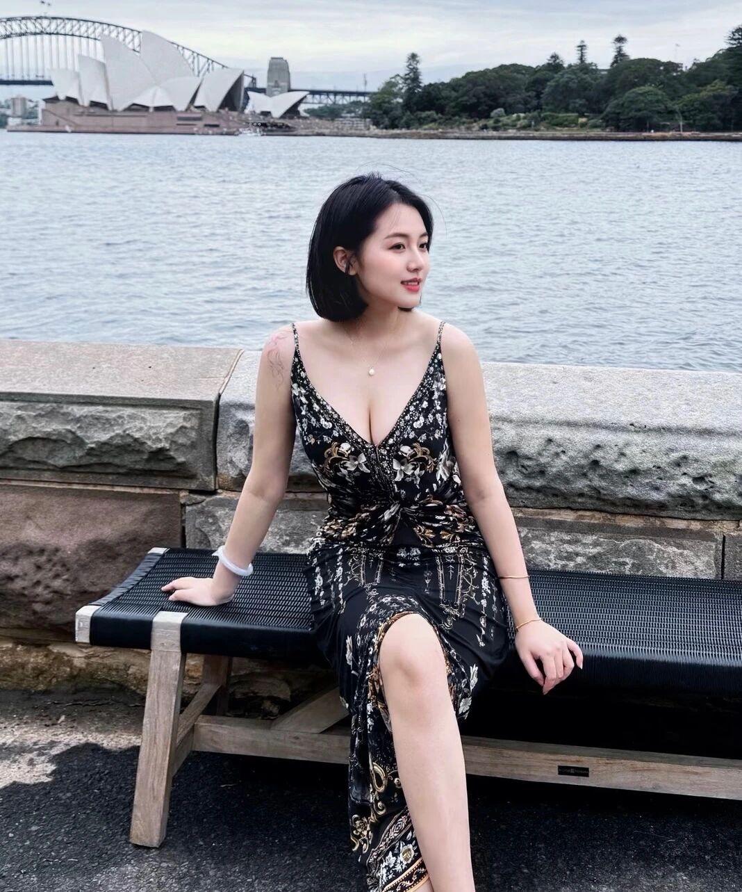 不一定要漂亮，但一定要快乐

这一生，我们总被世俗的审美裹挟，执着于容貌精致、外