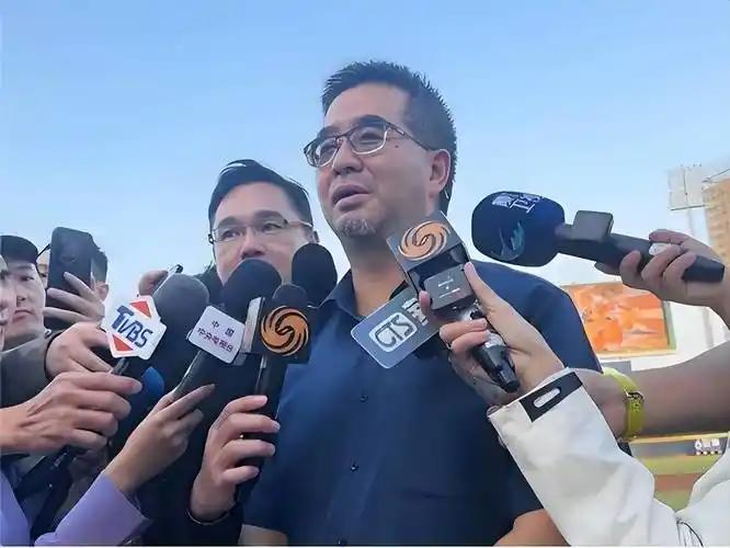 国民党副主席萧旭岑在接受采访时被问到”台湾国籍“问题时说：“台湾和大陆没有国籍问