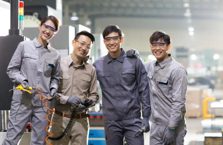 同样是月收入5000元，在三、四线城市以及农村等地区，因为生活成本相对较低，人们