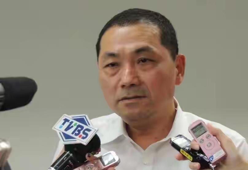 侯友宜到底想干嘛？侯友宜明明知道民进党搞台独是死路一条，可对大陆又不愿意承认九二