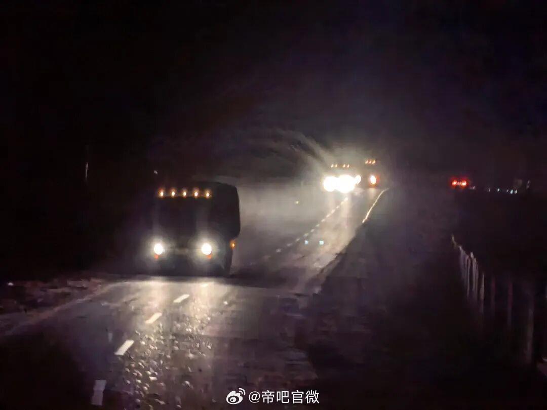 子弟兵永远冲锋在最前线[心]多方救援力量赶往震中 ​​​