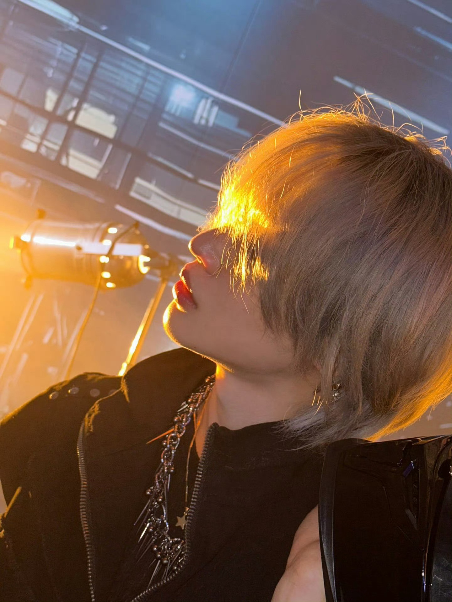 这两张图神的我想颁奖🏆 