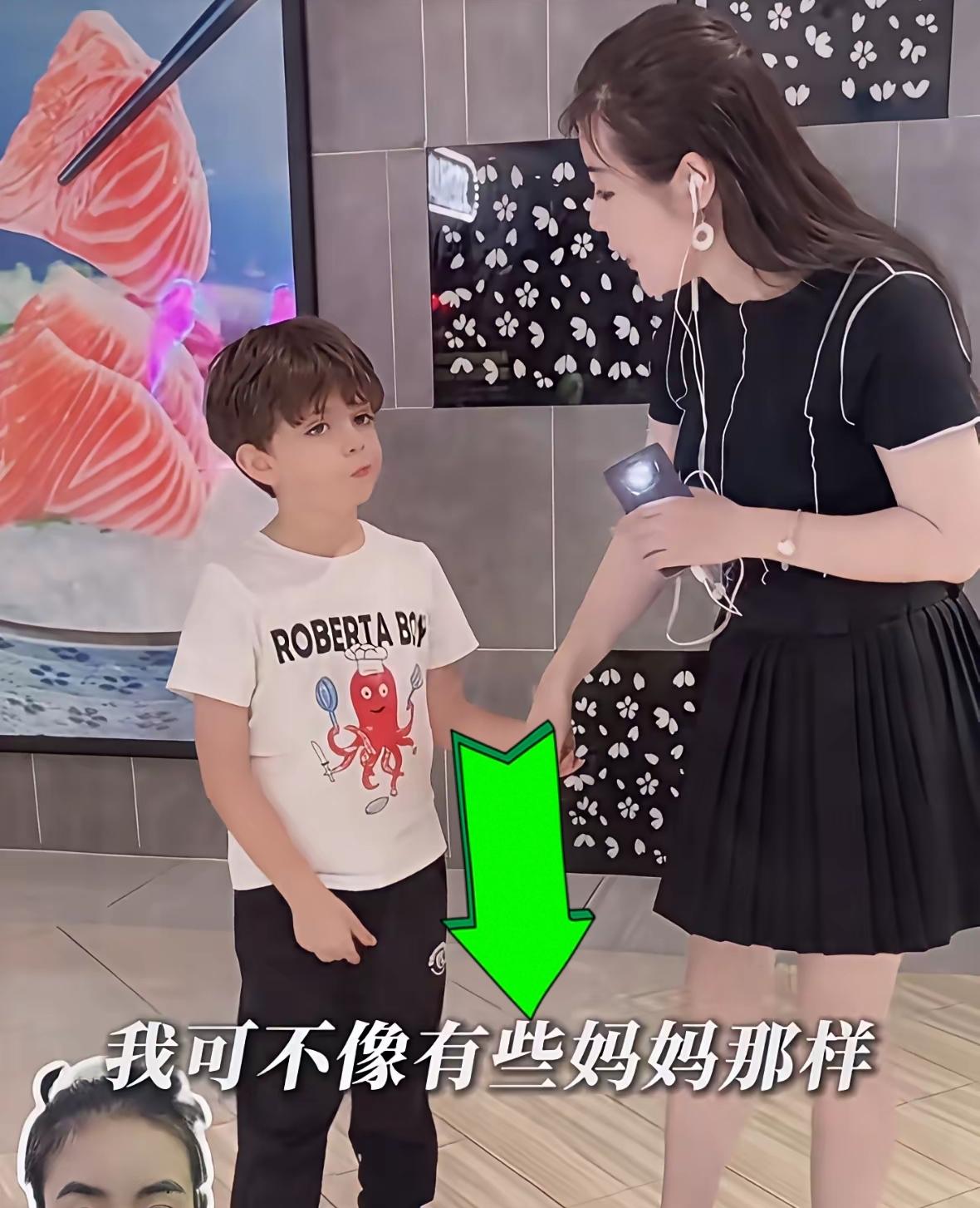 于文红直播多次评张兰：敬佩她的拼劲，却直言她对儿子太纵容，还暗戳戳内涵？
 
不