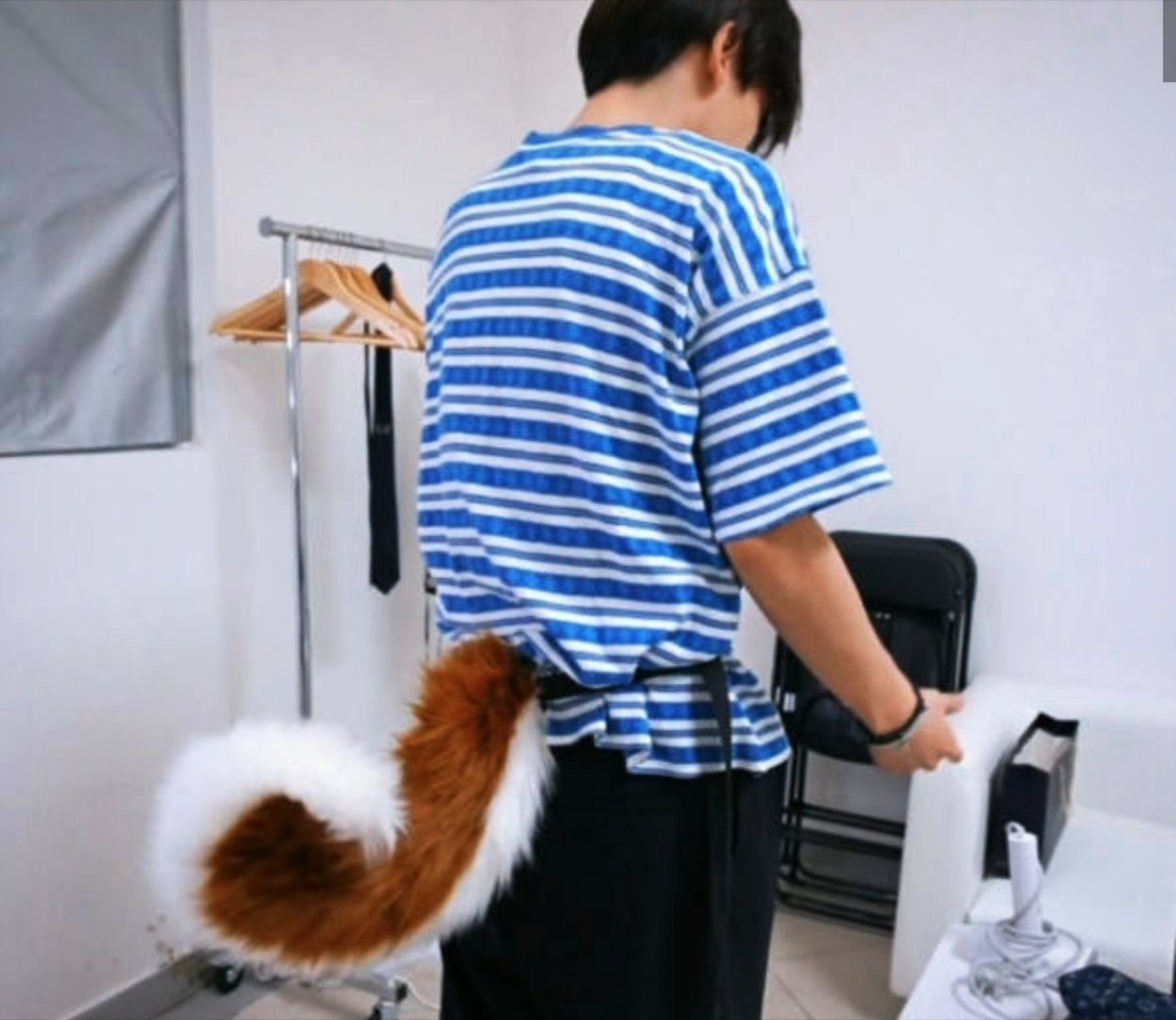 咱就是说最后怎么没有戴上尾巴啊啊完全本体