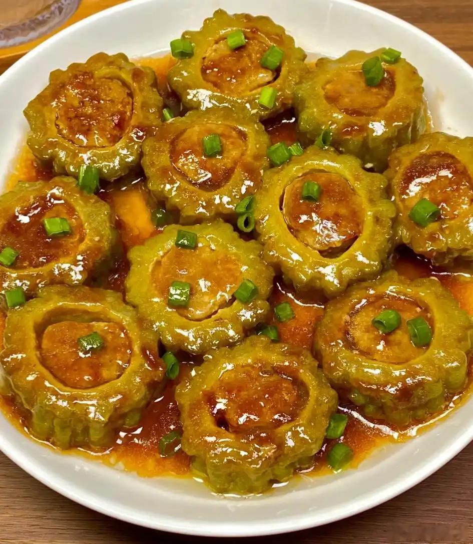 苦瓜真的是最莫名其妙的菜说出这话的人一定不是广东人，广东人也有不吃苦瓜的，但对于