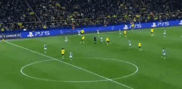 不像进攻的进攻，一路磕磕绊绊，都快乱成一锅粥了，但它却是欧冠赛场的进球。[捂脸]