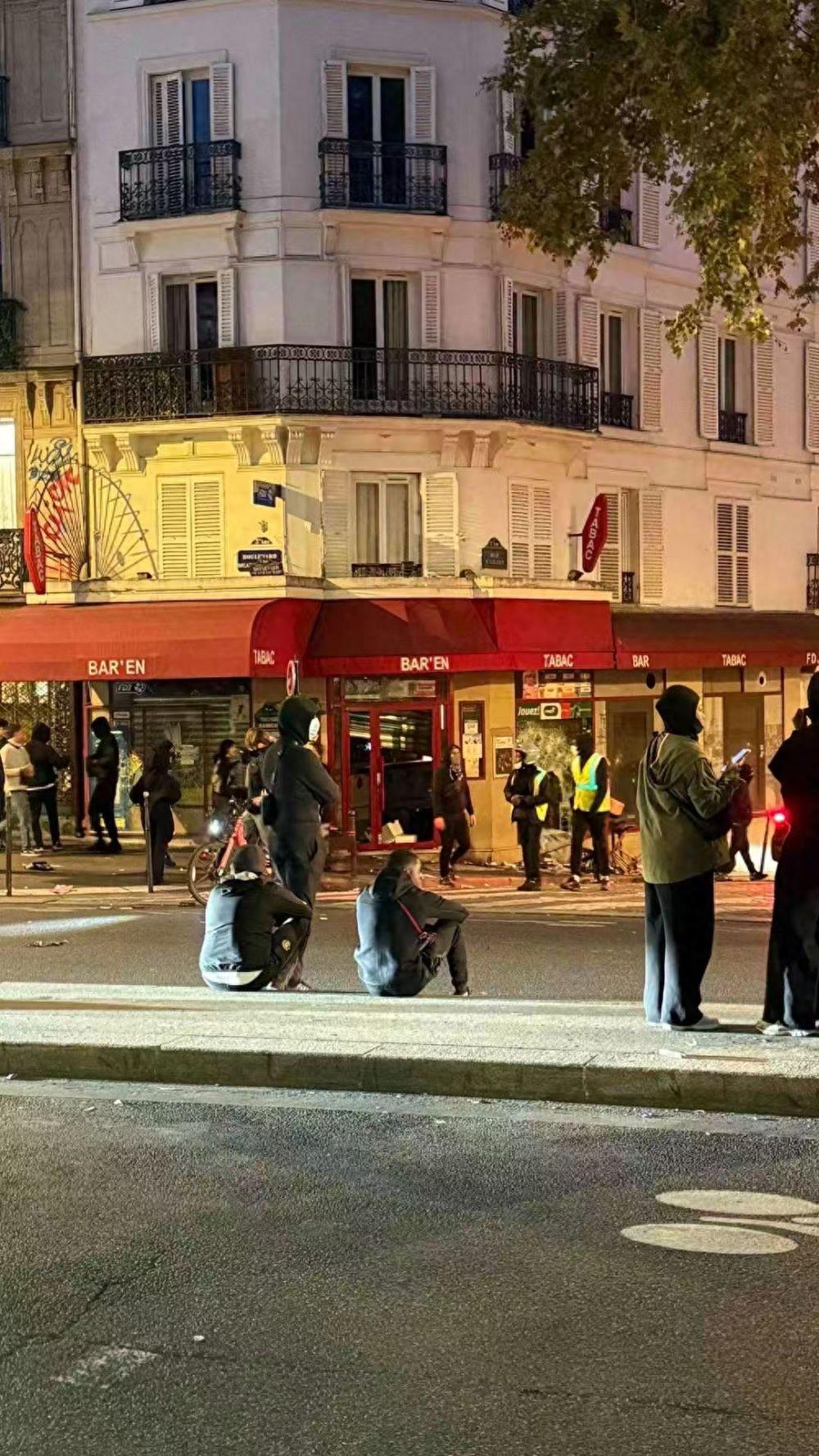 胡锡进：看到法国出现动荡，心生一些感慨。法国经济增长乏力，发展势头有所放缓，民众