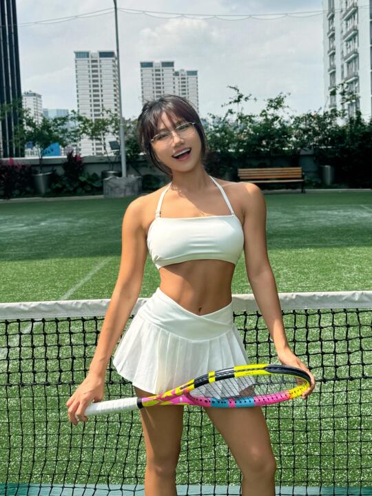 小麦色新手网球girl🎾前来报道