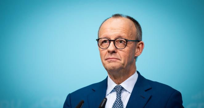 不等了，德国公开喊话中国。
 
当地时间2月18日，德国总理默茨对外公开表示：他