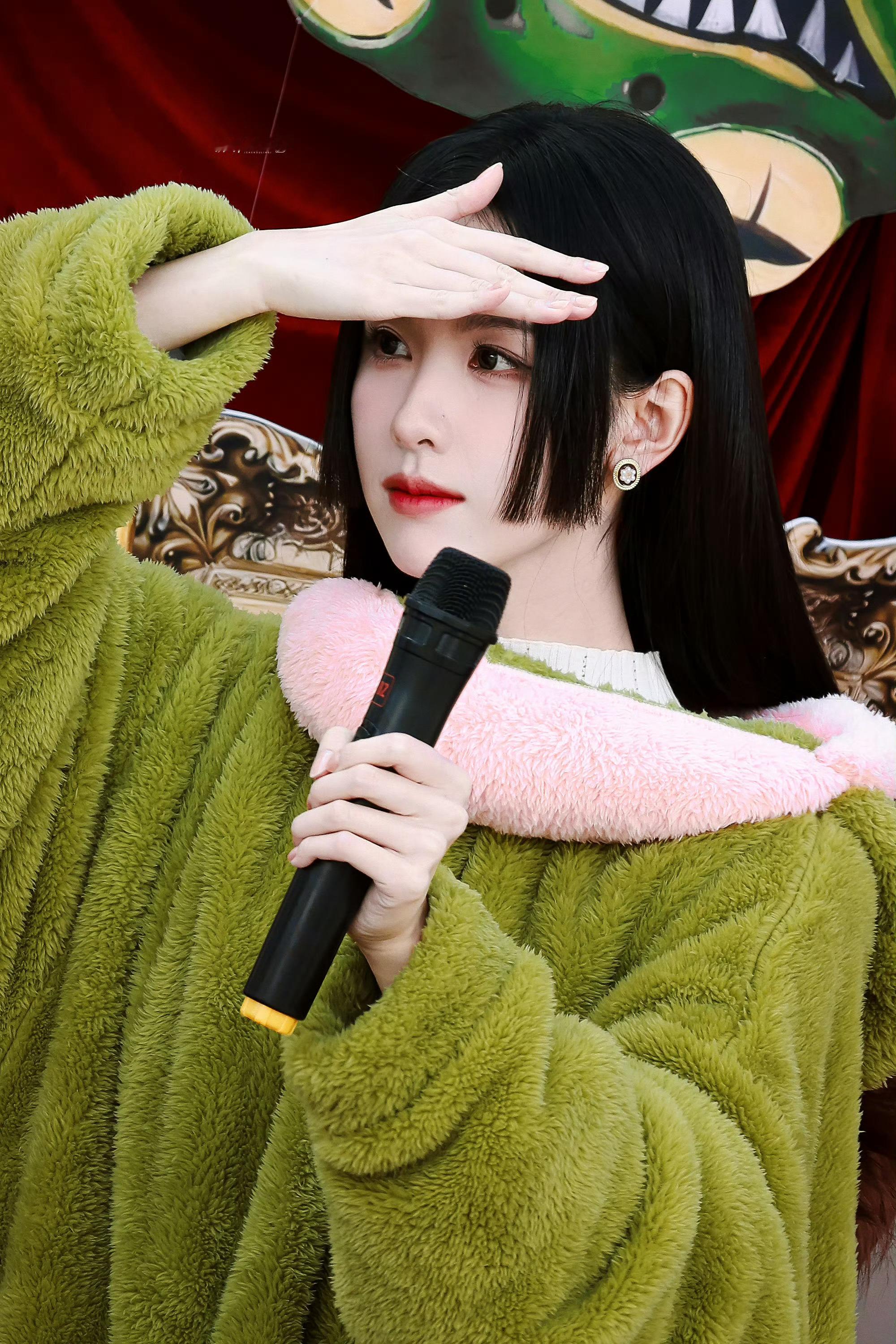 陈都灵白幼薇陈都灵新剧《今天也没变成玩偶呢》开机，高智商腹黑少女"白幼薇"来了，