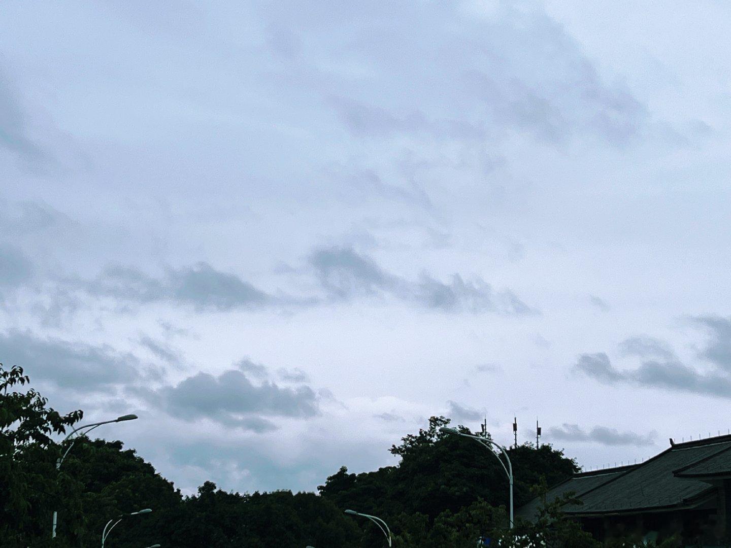 随手拍 今日份此时此刻 20260729。周三。六月十六。山外青山楼外楼雨后苍山