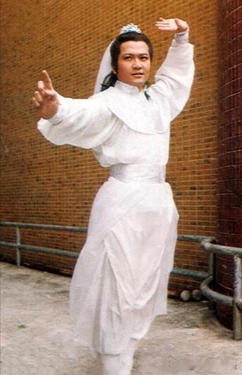 重温83版《射雕英雄传》，发现欧阳克也是挺帅的，大家说呢？