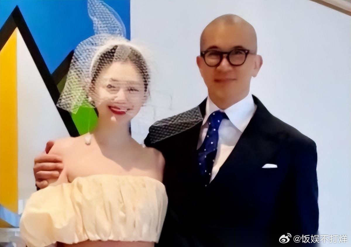 想起小玥点赞大S和具俊晔的亲密合照，难道在她心里，妈妈真正的真爱是具俊晔吗？很少