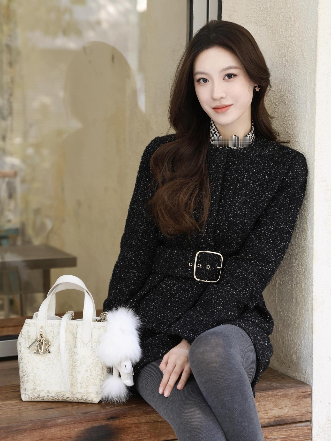 12月这封给冬天的情书，得蘸着糖霜写才够味！圣诞月一到，空气里都飘着肉桂香，路灯