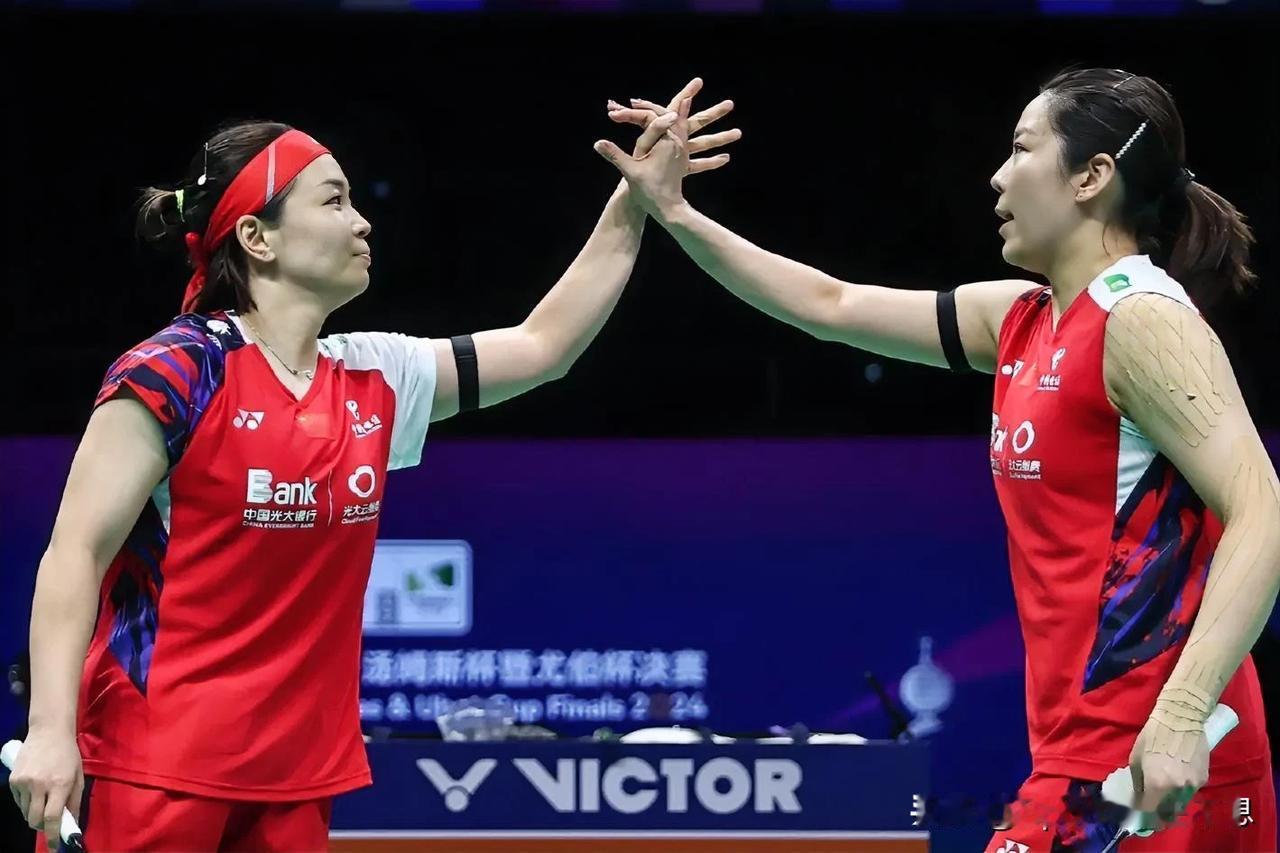 干净利落连下两局，2024尤伯杯决赛，陈清晨/贾一凡为中国队再下一分。
5月5日
