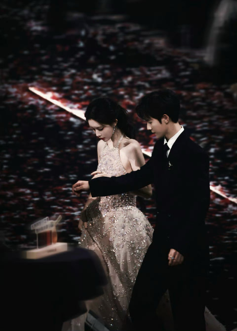 昀牵梦绕这对cp炒的挺值起码尚公主播出之前都不会解绑Cp饭喂的饱饱的～