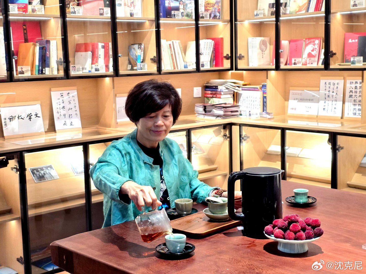 来浙江丽水怎能不去云和小顺村军旅女作家王秋燕的航天文学角呢？馆舍四壁汇集了中国当