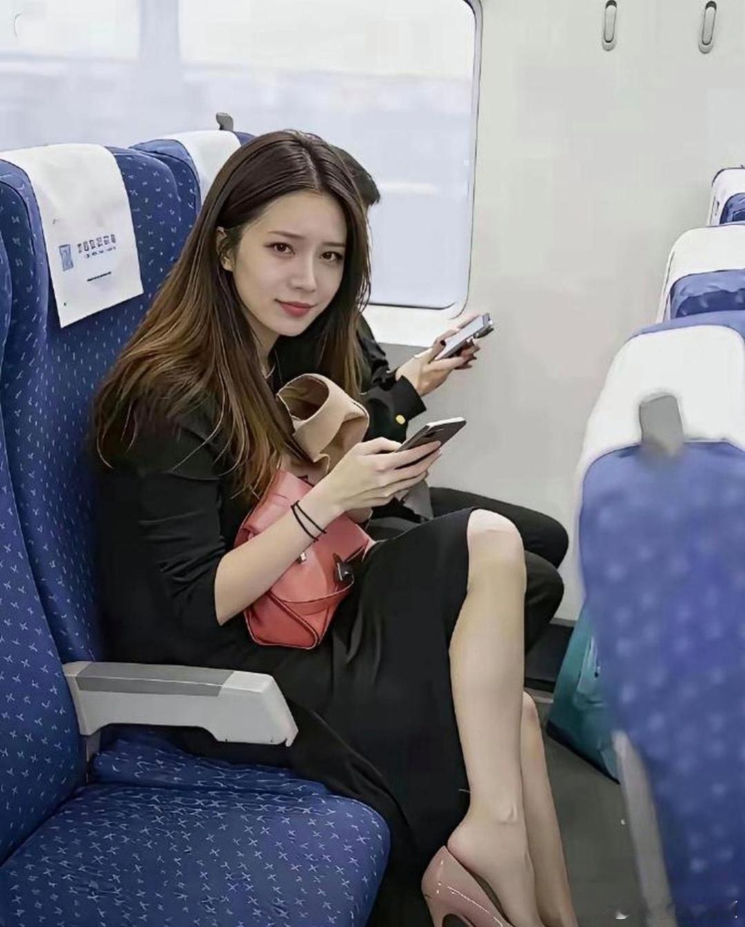 第一次见这么美的女人，还是我格局小了。 ​​​