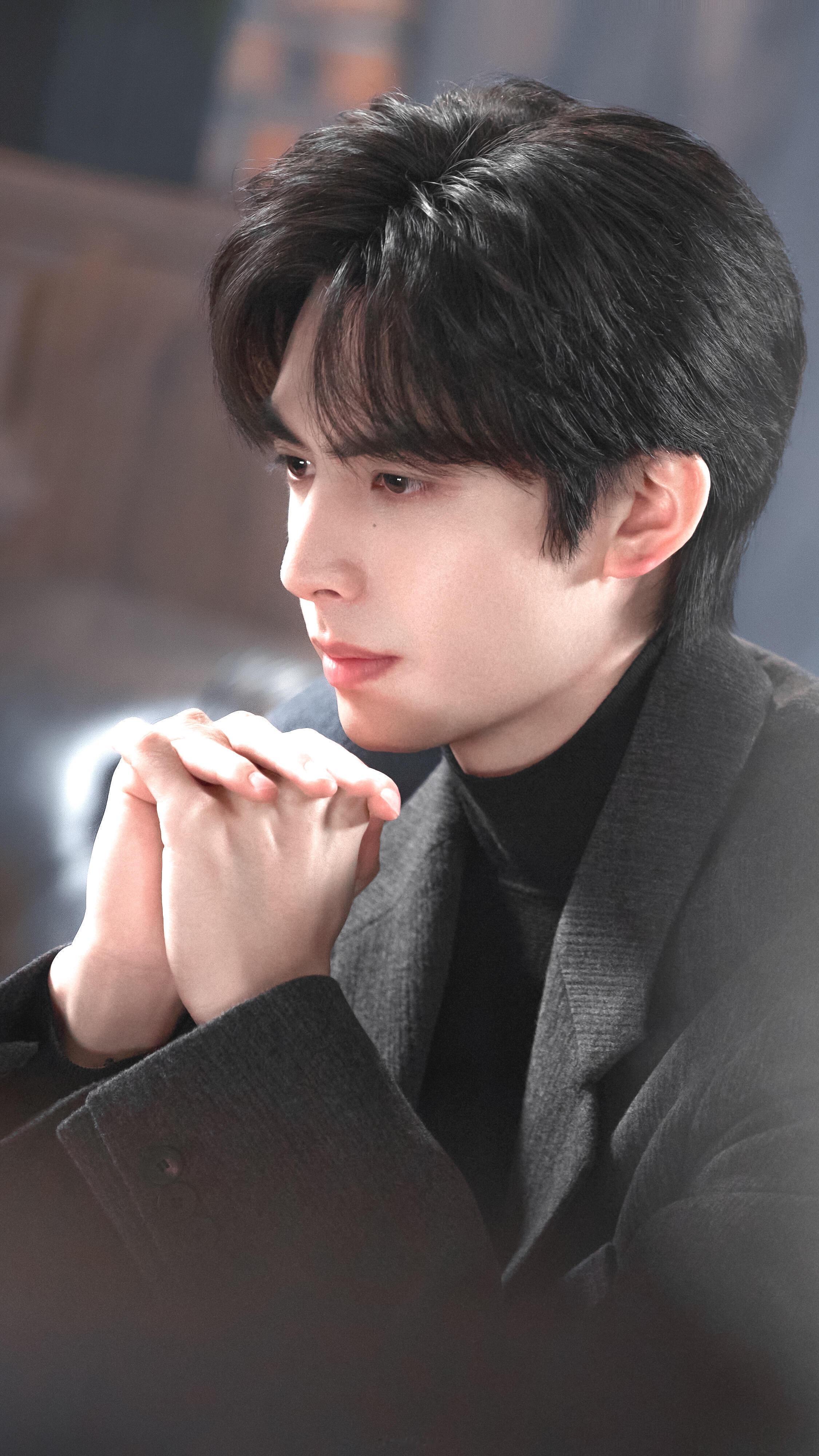 宋威龙戴眼镜超帅好嘛 